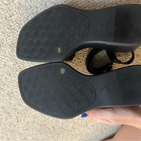 Size 9– Black Gianni Bini Platform Wedge heels - Picture 2 of 6